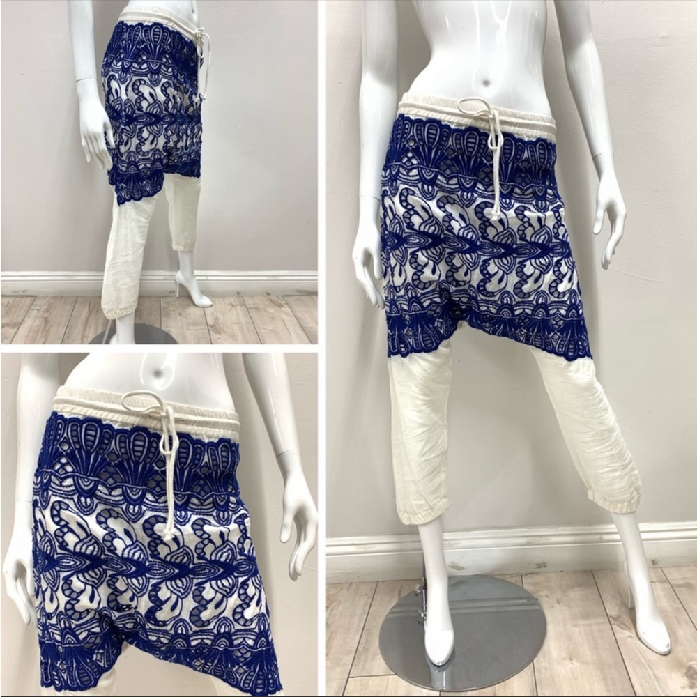 NWT GYPSY 05 Royal Blue & Ivory Crochet Harem Pants. Size large.